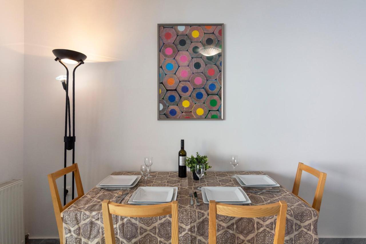 Central 3Bd Apt. Near Acropolis Athen Eksteriør billede