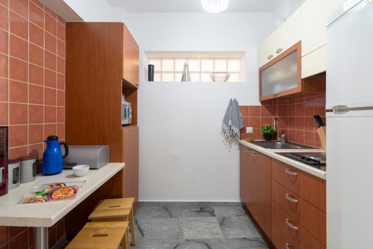 Central 3Bd Apt. Near Acropolis Athen Eksteriør billede